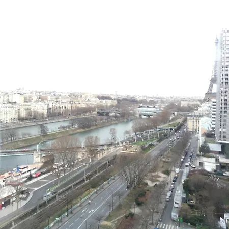 Luxury Champs Elysees Apartment *